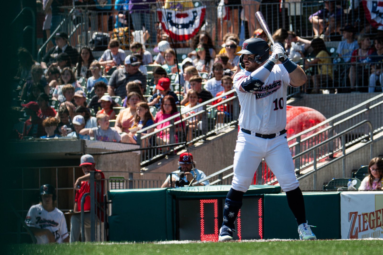 Thomas Dillard Hits For Cycle in Dominating Win Over Dogs